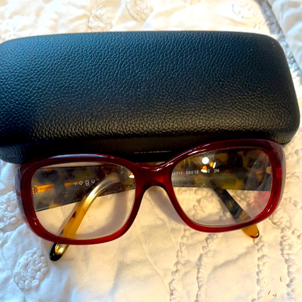Adorable Vogue glasses